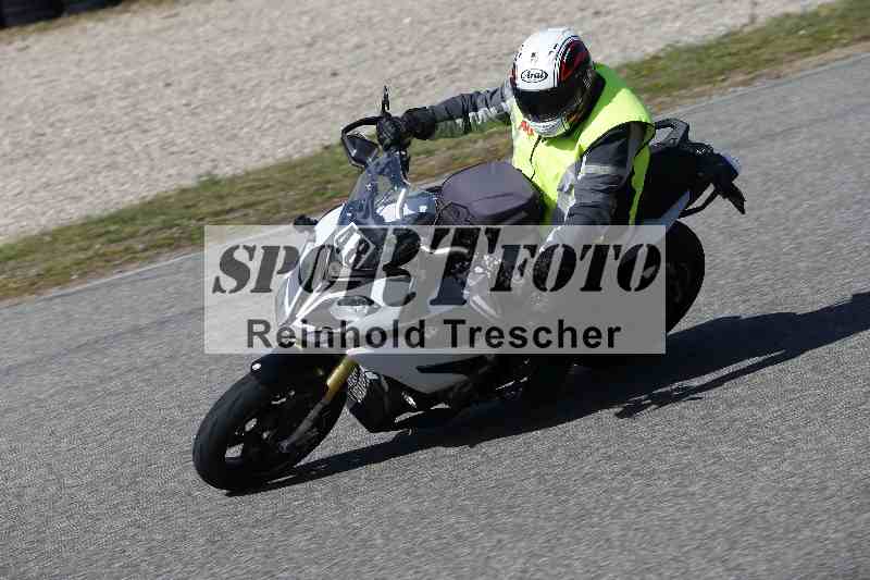 /01 02.04.2026 MAZ ADR/Gruppe gelb Gruppe gruen/48